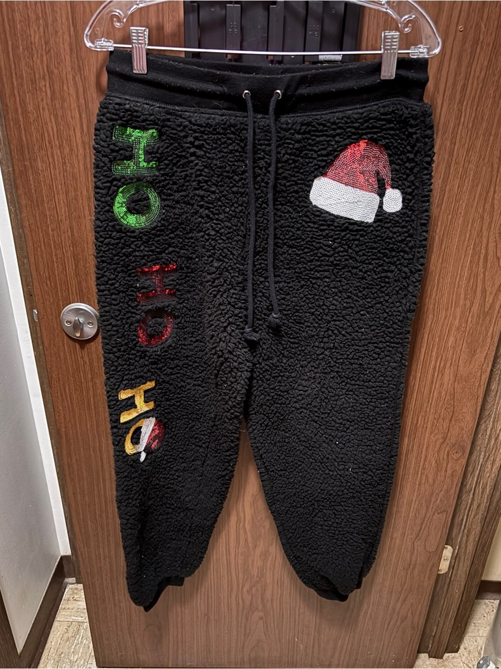 No Boundaries Christmas Sherpa Jogger Pants Black HO HO HO Santa – L